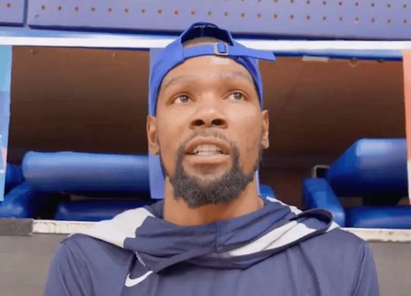 杜兰特:我对泰厄斯·琼斯的加盟感到非常兴奋 他可以控制球队