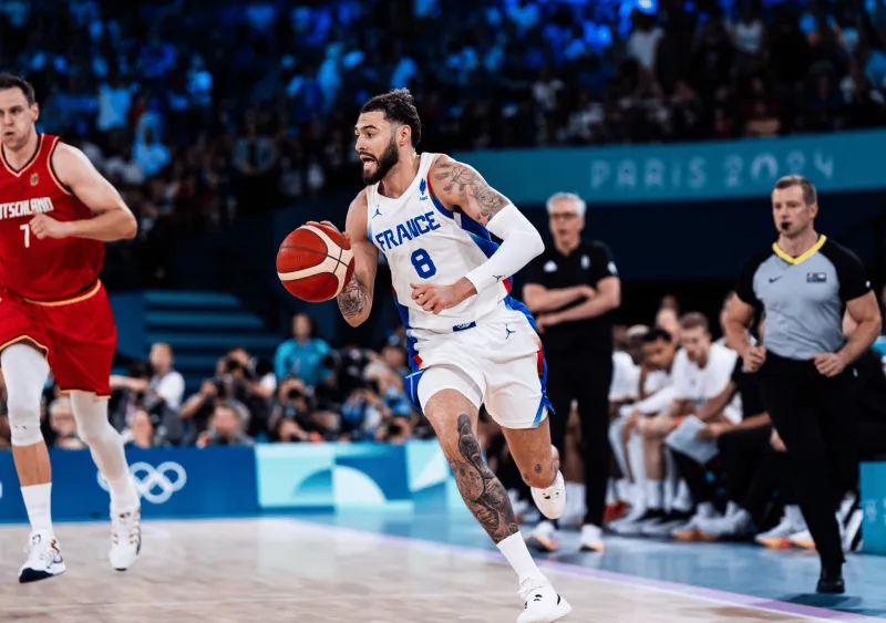 恐怖!科迪尼尔本次比赛三项命中率分别是59.1%、55.6%、100%